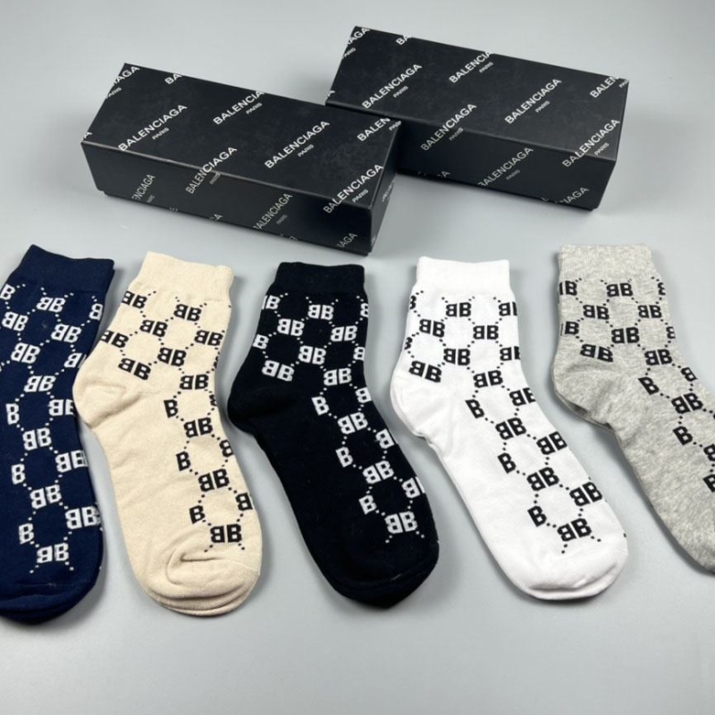 Ba*len*cia*ga socks